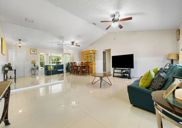 Homes for sale in Port Saint Lucie, FL | 932 Se Damask Ave, Port Saint Lucie, FL 34983 | MLS# R11073620