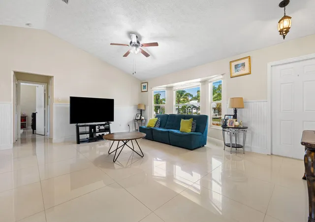 Homes for sale in Port Saint Lucie, FL | 932 Se Damask Ave, Port Saint Lucie, FL 34983 | MLS# R11073620