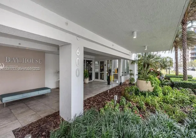 Homes for sale in Miami, FL | 600 Ne 27Th St #105, Miami, FL 33137 | MLS# A11837762