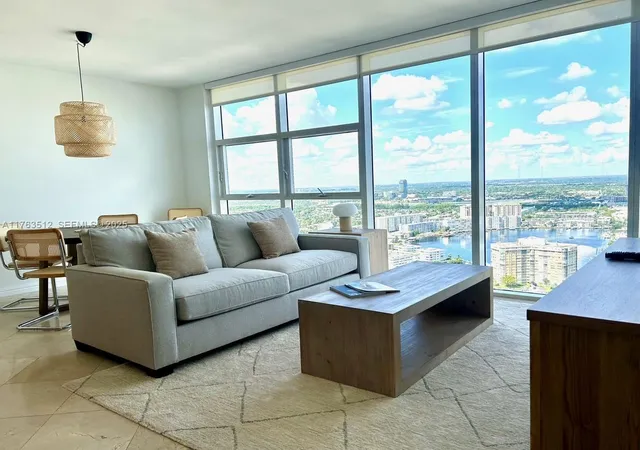 4th image of 1830 S Ocean Dr #3707, Hallandale Beach, FL 33009 | MLS# A11763512