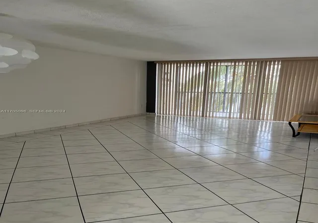 15th image of 1075 Ne Miami Gardens Dr #205, Miami, FL 33179 | MLS# A11705096