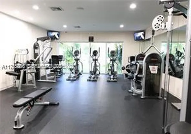 3rd image of 1075 Ne Miami Gardens Dr #205, Miami, FL 33179 | MLS# A11705096