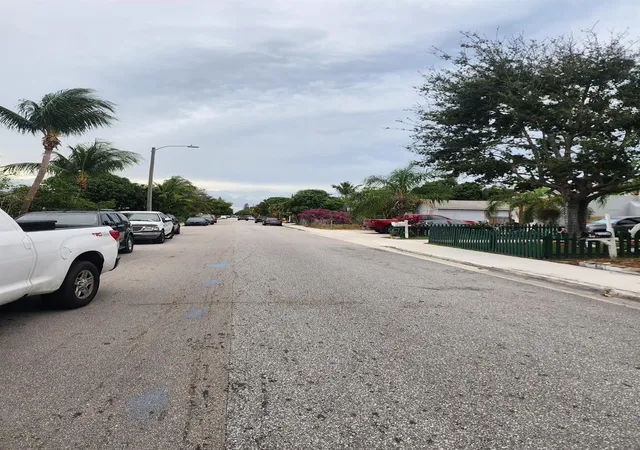 4th image of 407 N H St, Lake Worth Beach, FL 33460 | MLS# F10478410