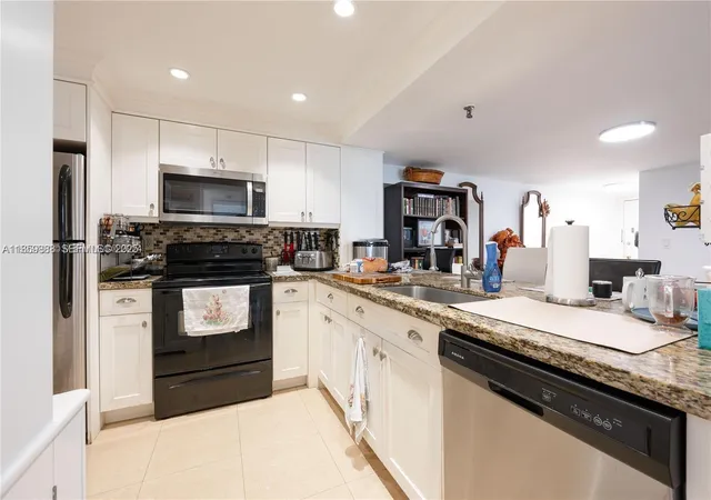 1st image of 1621 Collins Ave #302, Miami Beach, FL 33139 | MLS# A11859888