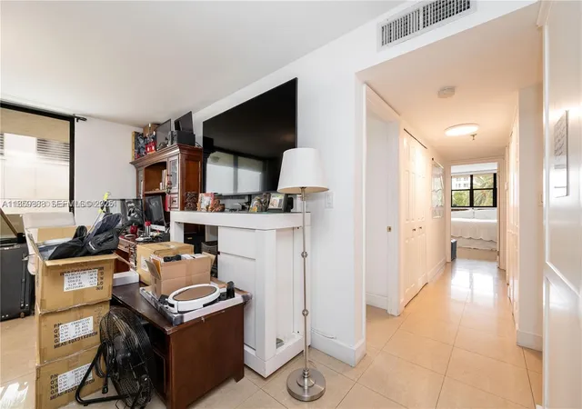 4th image of 1621 Collins Ave #302, Miami Beach, FL 33139 | MLS# A11859888