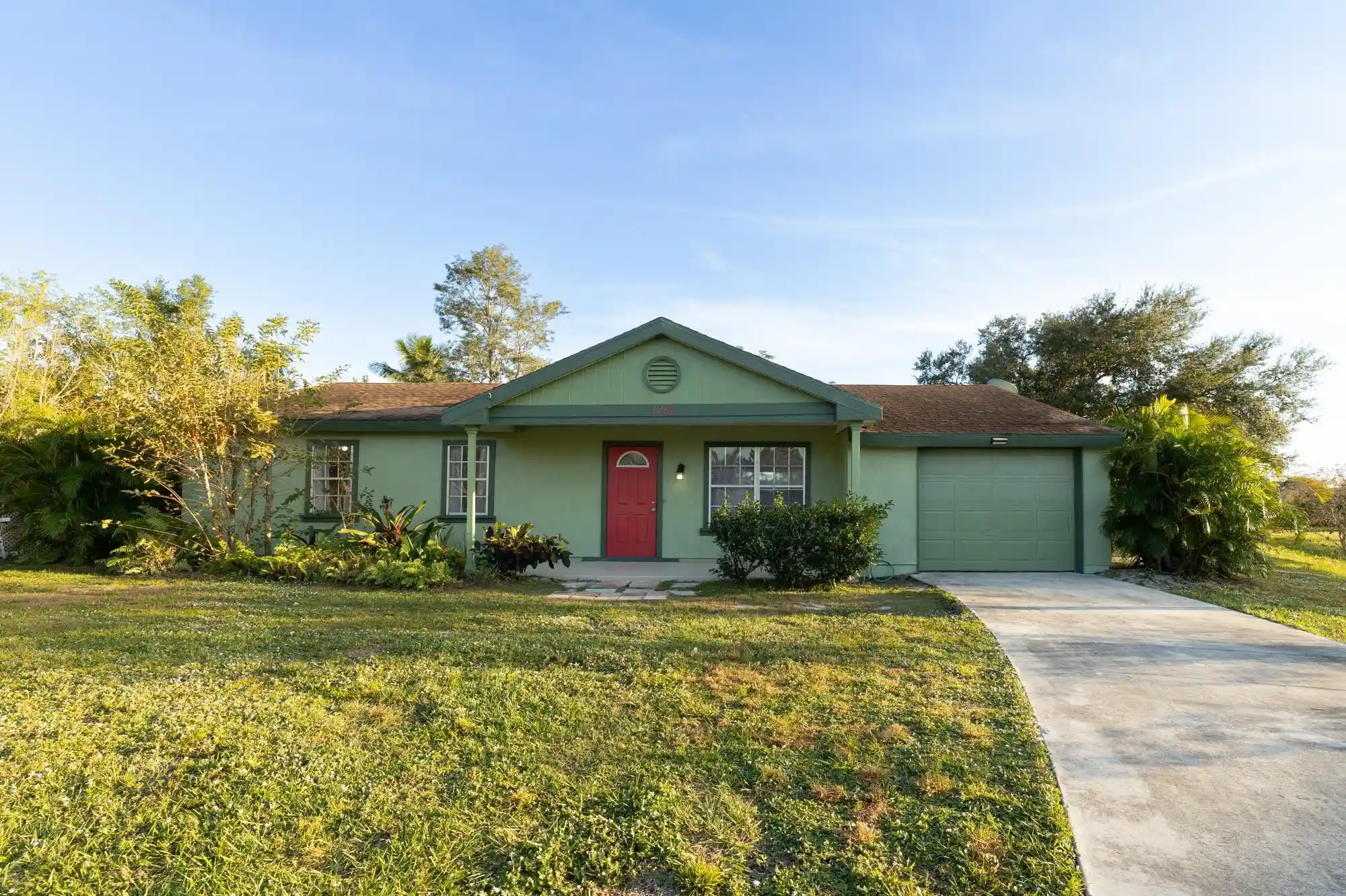 Photo 1 of Single family home for sale at 1382 Se Vestridge Ln, Port St Lucie, FL 34952 | MLS# F10475638 | Listing updated on 2026-09-23