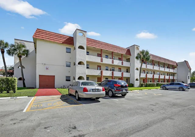 43rd image of 2951 Sunrise Lakes Dr E #107, Sunrise, FL 33322 | MLS# R11116370