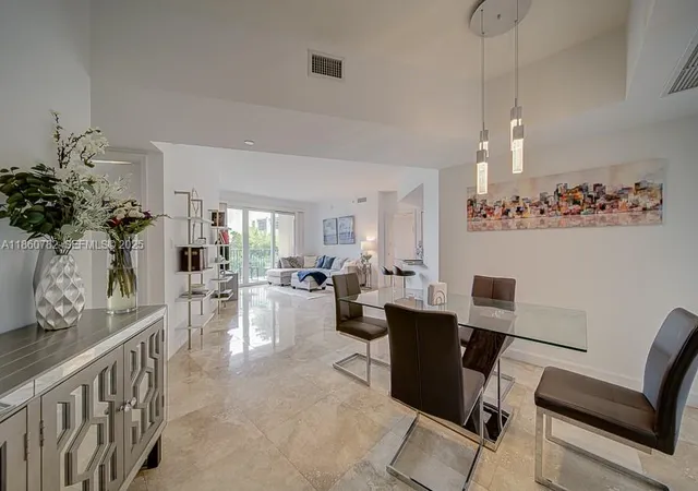 2nd image of 19900 E Country Club Dr #308, Miami, FL 33180 | MLS# A11860782