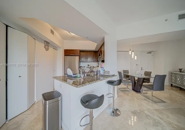 5th image of 19900 E Country Club Dr #308, Miami, FL 33180 | MLS# A11860782