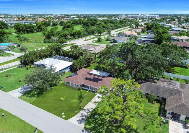 Homes for sale in Cape Coral, FL | 246 Se 44Th St, Cape Coral, FL 33904 | MLS# A11859907