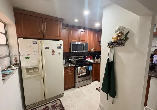 4th image of 6055 W 19Th Ave, Hialeah, FL 33012