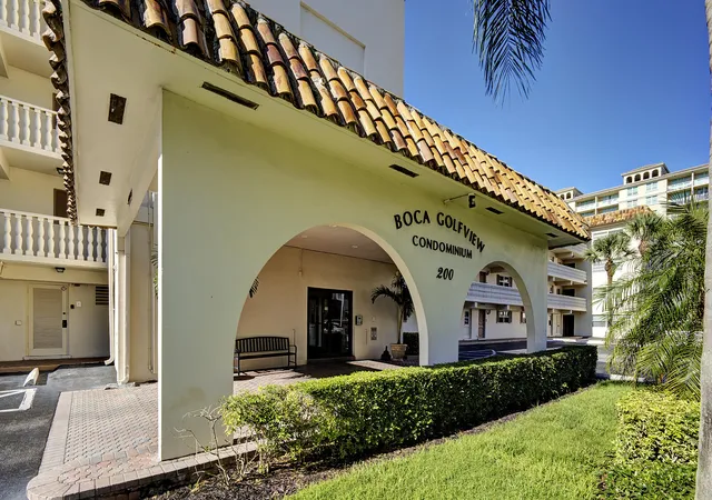 Homes for sale in Boca Raton, FL | 200 E Royal Palm Road, Boca Raton, FL 33432 | Houzeo