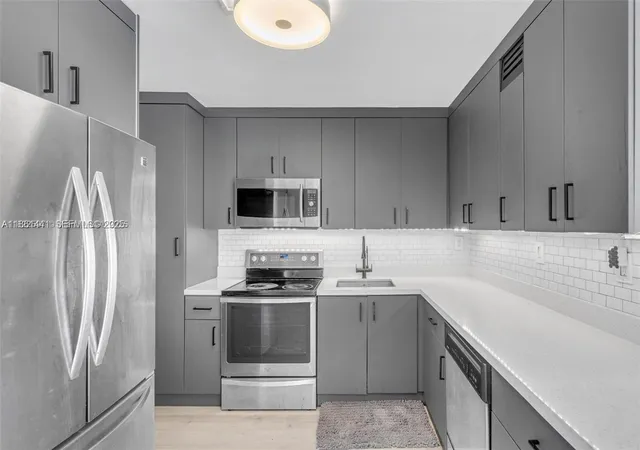 2nd image of 6900 Bay Dr #11F, Miami Beach, FL 33141 | MLS# A11861441