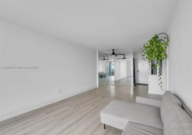 4th image of 6900 Bay Dr #11F, Miami Beach, FL 33141 | MLS# A11861441