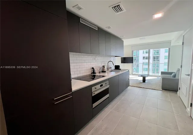 3rd image of 227 Ne 2Nd St #2613, Miami, FL 33132 | MLS# A11695339