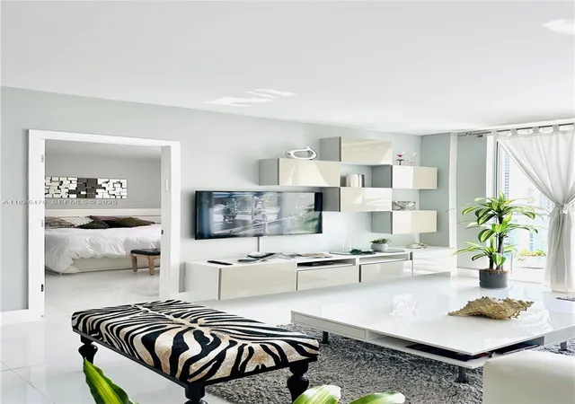 4th image of 19390 Collins Ave #911, Sunny Isles Beach, FL 33160 | MLS# A11826476