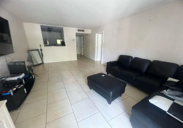 4th image of 482 Nw 165Th St Rd #A203, Miami, FL 33169 | MLS# A11790957