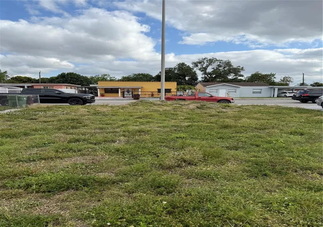5th image of 137 W 32 St, Hialeah, FL 33012 | MLS# A11793051
