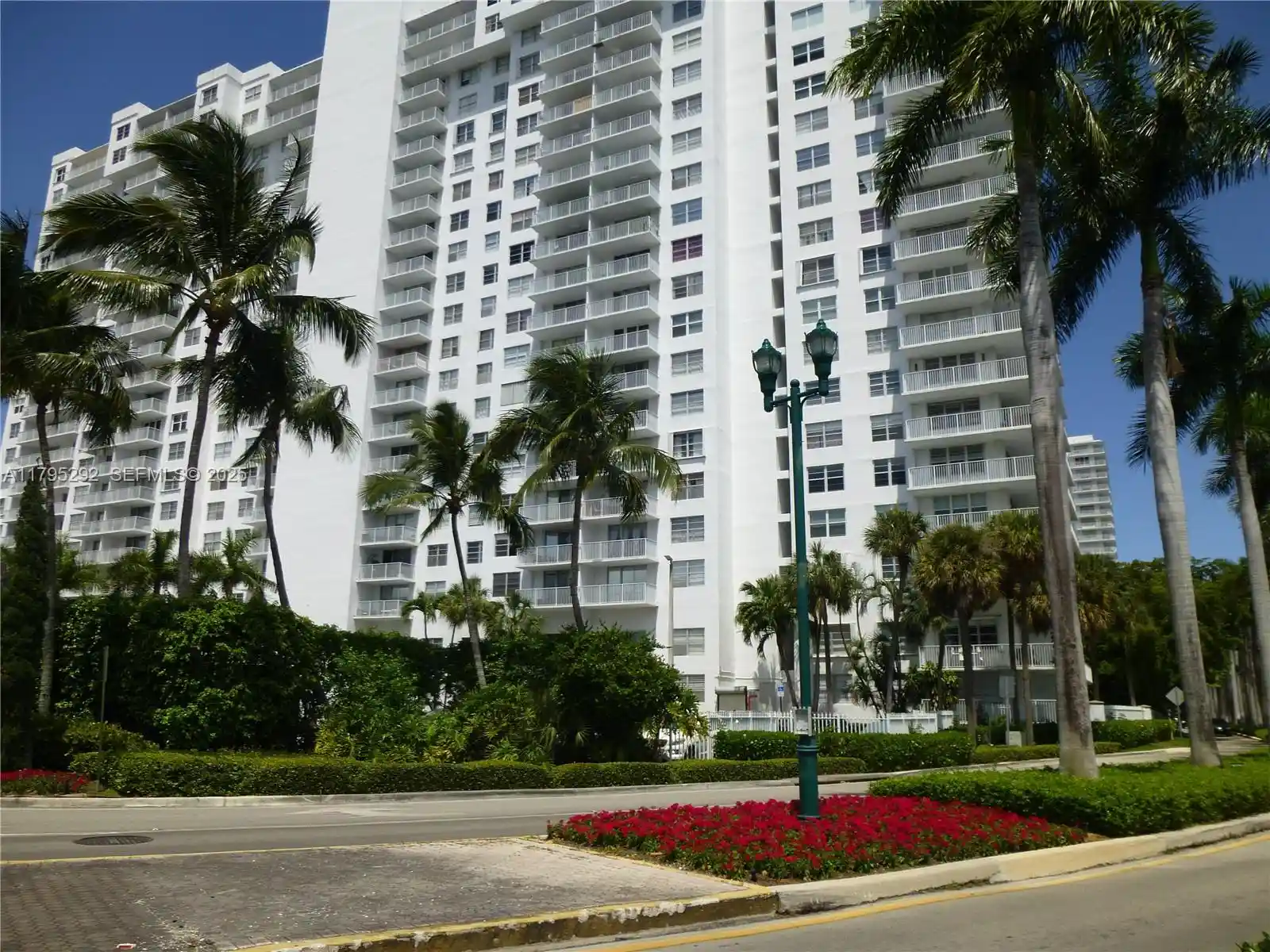 Photo 1 of Condo for sale at 2801 Ne 183rd St #1507W, Aventura, FL 33160 | MLS# A11795292 | Listing updated on 2026-10-20