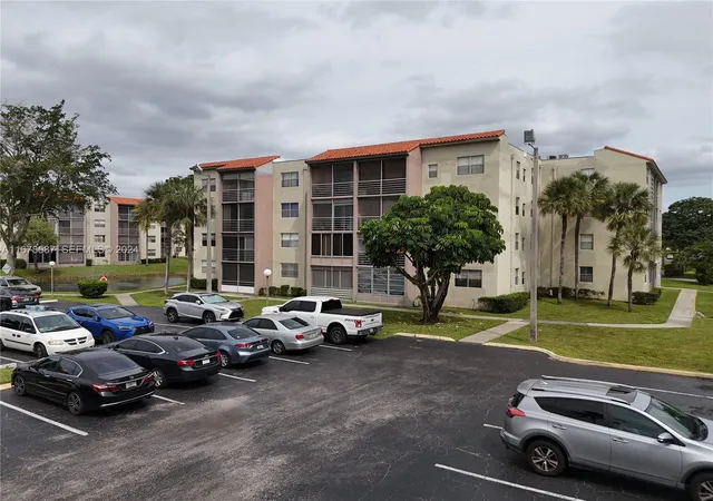 3rd image of 1820 Sw 81St Ave #3308, Pompano Beach, FL 33068 | MLS# A11678587