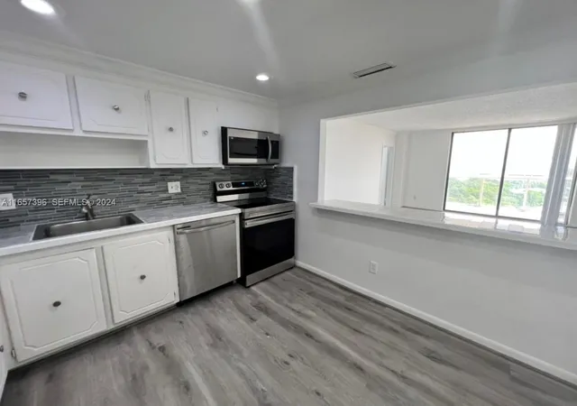 3rd image of 13499 Biscayne Blvd #1205, North Miami, FL 33181 | MLS# A11657396