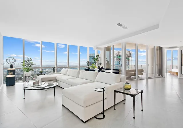 2nd image of 851 Ne 1St Ave #PH 5402, Miami, FL 33132 | MLS# A11672678