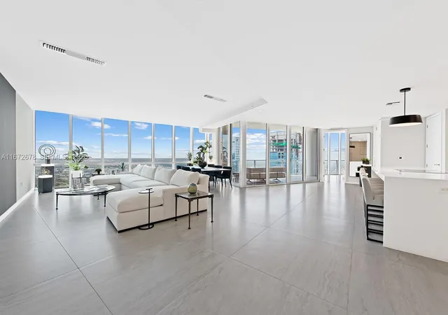 3rd image of 851 Ne 1St Ave #PH 5402, Miami, FL 33132 | MLS# A11672678