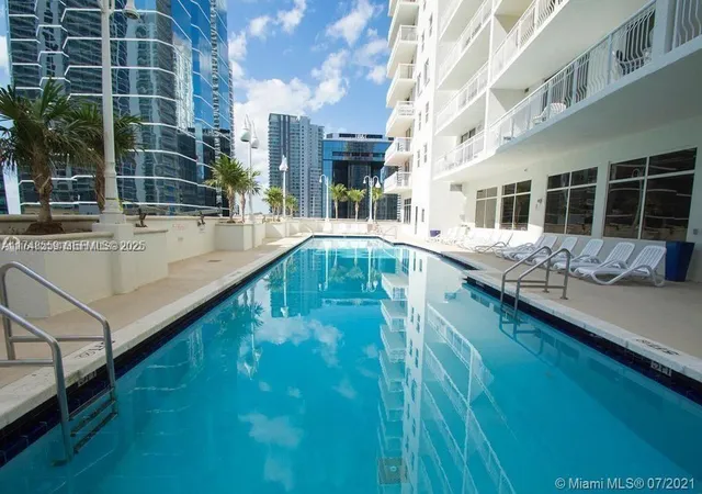 3rd image of 1200 Brickell Bay Dr #3924, Miami, FL 33131 | MLS# A11748559
