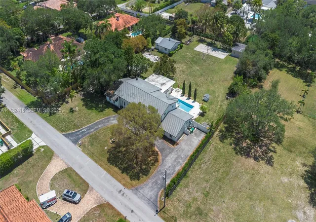 Photo 2 of Single family home for sale at 8350 SW 98 Th St, Miami, FL 33156 | MLS# A11782418 | Listing updated on 2026-10-31