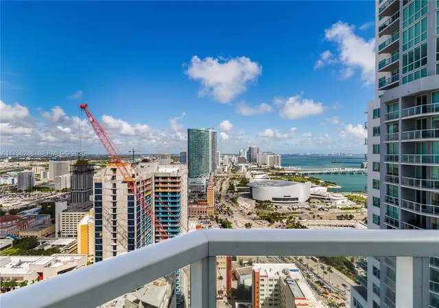 2nd image of 253 Ne 2Nd St #3702, Miami, FL 33132 | MLS# A11756248