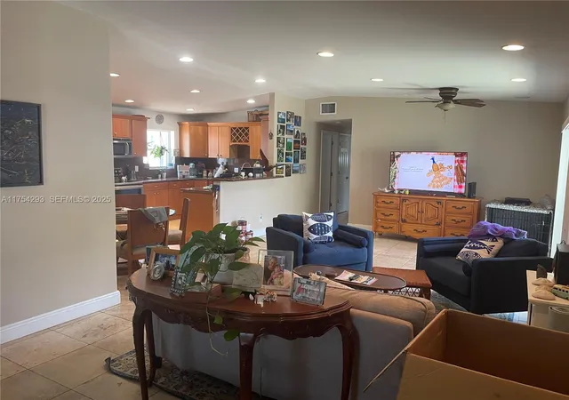 2nd image of 18986 Se Mayo Dr, Jupiter, FL 33469 | MLS# A11754293