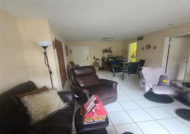 4th image of 4803 Nw 7Th St #103-14, Miami, FL 33126 | MLS# A11728136