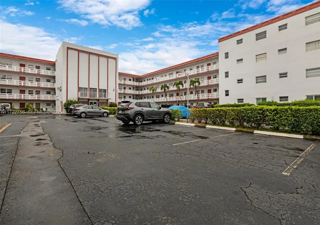 1st image of 4000 Nw 44th Ave #205, Lauderdale Lakes, FL 33319 | MLS# A11722756