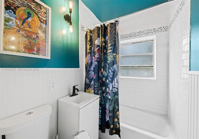 Homes for sale in Fort Lauderdale, FL | 901 Ne 16Th Pl, Fort Lauderdale, FL 33305 | MLS# A11664225