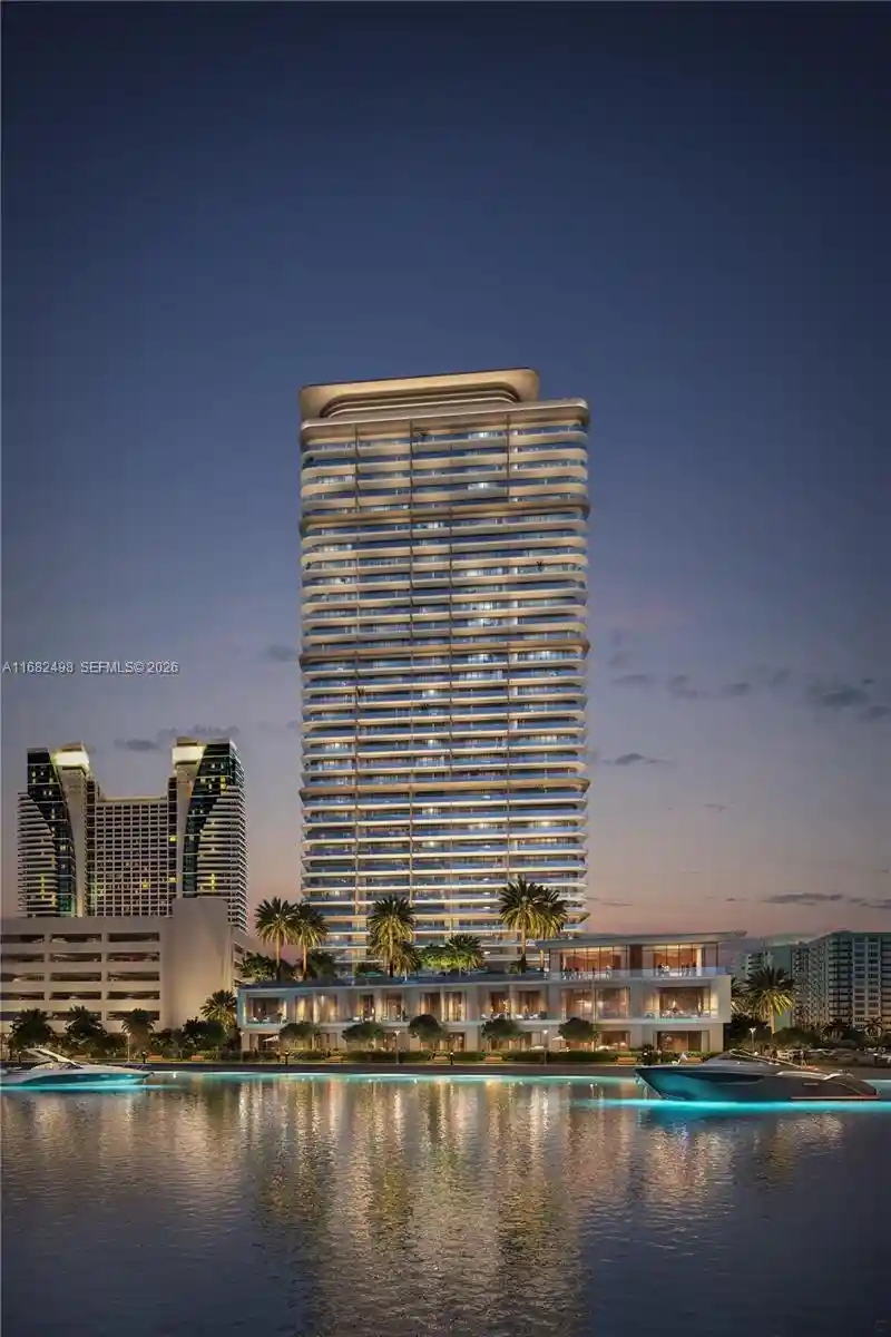 Listing Photo 1 - Condo for sale in building located at 3724 S Ocean Dr, Hollywood, FL 33019 - Unit #607