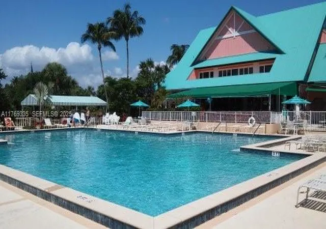 3rd image of 275 Palm Ave, Jupiter, FL 33477