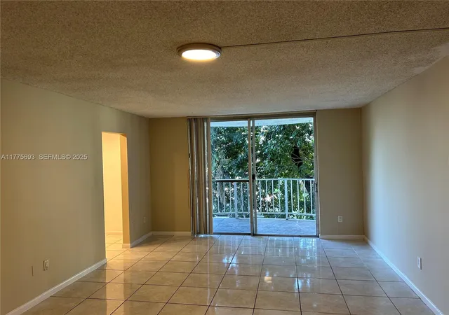 5th image of 484 Nw 165Th St Rd, Miami, FL 33169