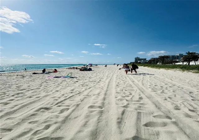4th image of 5445 Collins Ave #1520, Miami Beach, FL 33140 | MLS# A11775430