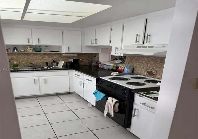 3rd image of 18555 Ne 14Th Ave #618, Miami, FL 33179 | MLS# A11747570