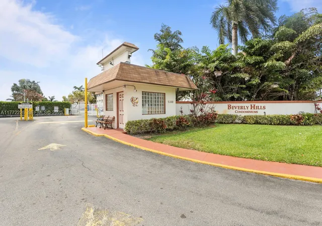 2nd image of 400 Kings Pt Dr, Sunny Isles Beach, FL 33160