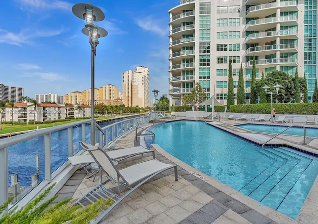 2nd image of 3131 Ne 188Th St, Aventura, FL 33180