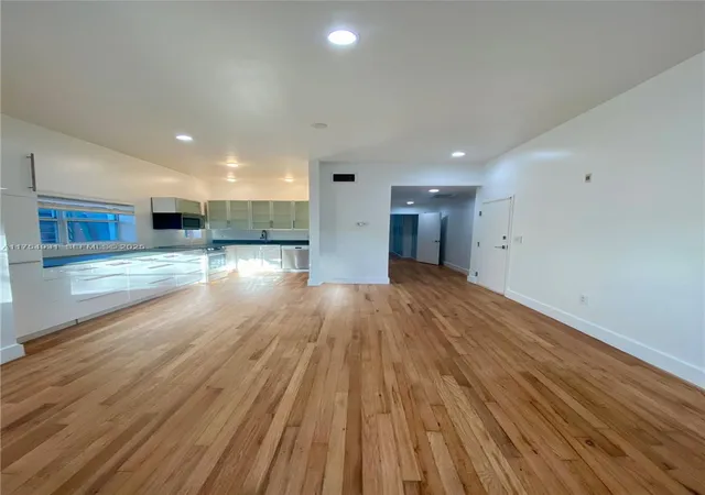 2nd image of 929 Michigan Ave #5, Miami Beach, FL 33139 | MLS# A11754931