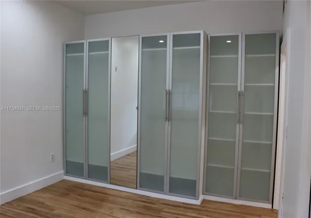 2nd image of 929 Michigan Ave, Miami Beach, FL 33139