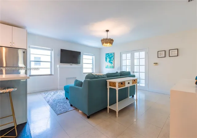 3rd image of 426 Ne 26Th St, Miami, FL 33137 | MLS# A11786718