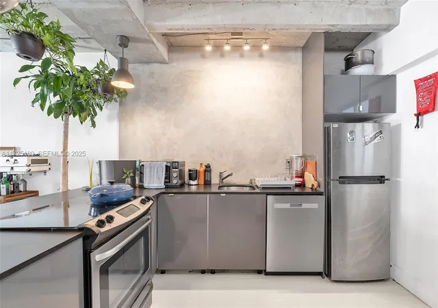 Homes for sale in Miami Beach, FL | 1025 Alton Rd #602, Miami Beach, FL 33139 | MLS# A11725180