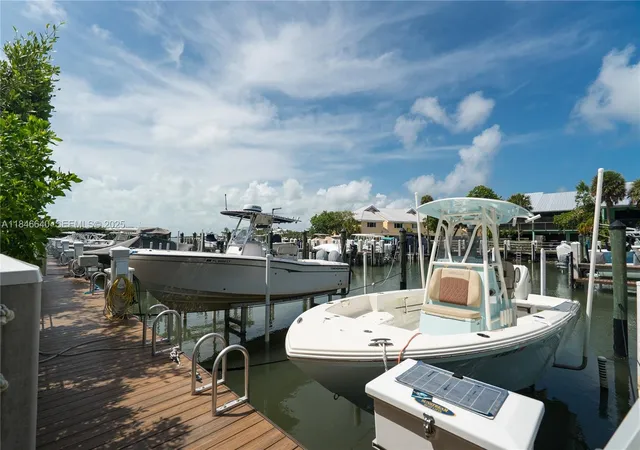Homes for sale in Key Largo, FL | 9812 Windward Ave, Key Largo, FL 33037 | MLS# A11846640