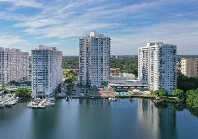 4th image of 2750 Ne 183Rd St #2707, Aventura, FL 33160 | MLS# A11862216