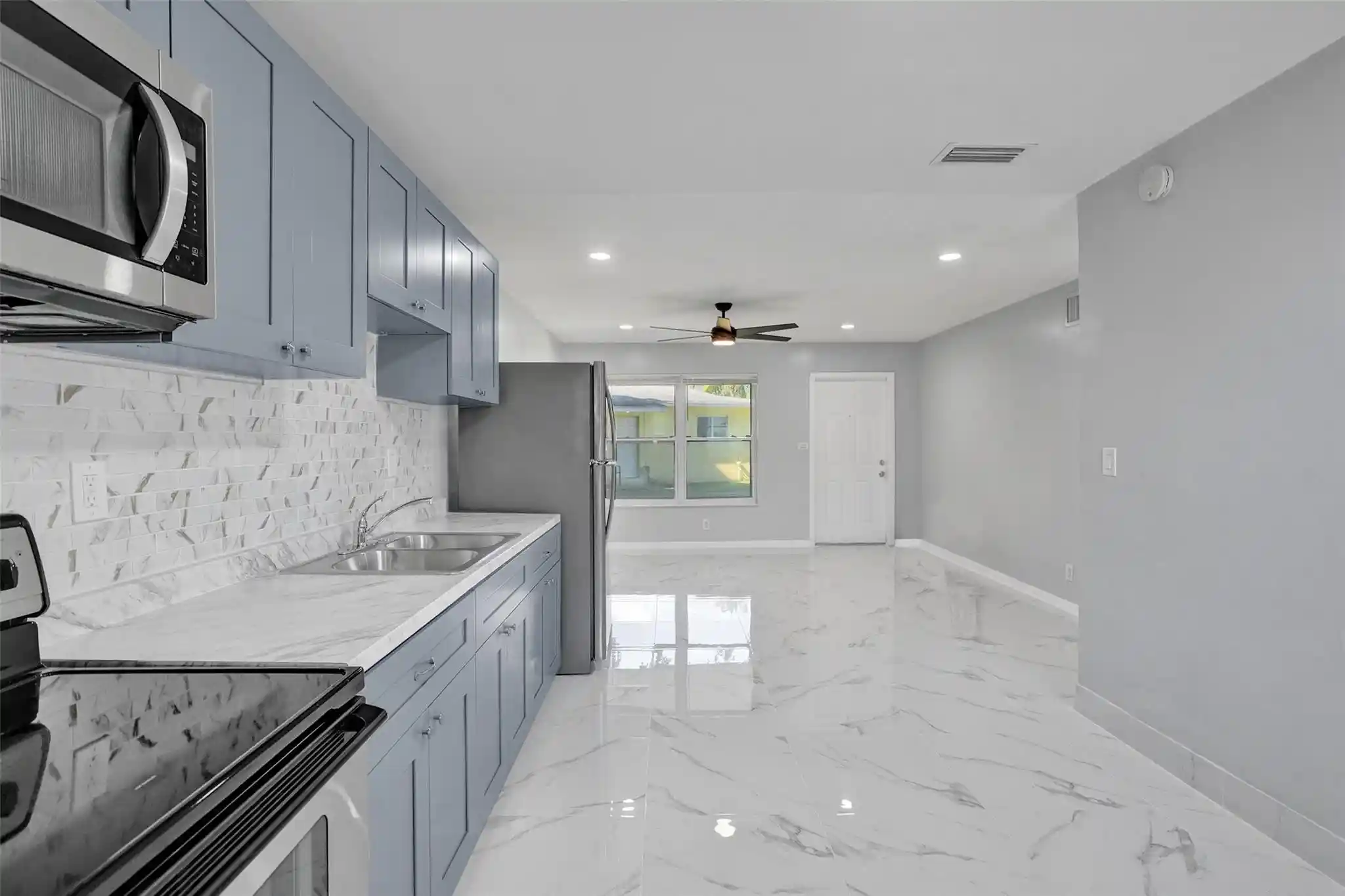 Photo 1 of Multi family home for sale at 260 Ne 41st St, Oakland Park, FL 33334 | MLS# F10521490 | Listing updated on 2026-10-19