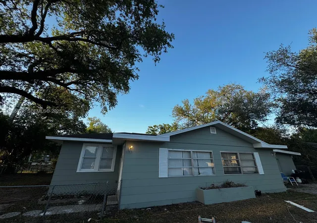 Homes for sale in Fort Myers, FL | 2105 Franklin, Fort Myers, FL 33901 | MLS# A11855872