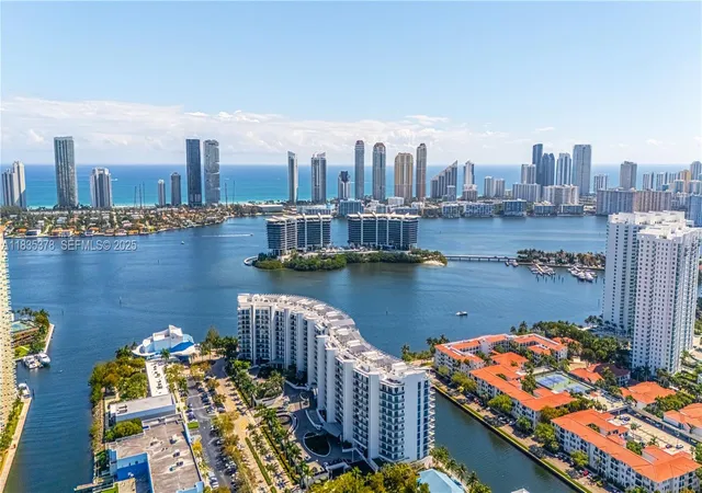 2nd image of 3250 Ne 188Th St #LPH02, Miami, FL 33180 | MLS# A11835378